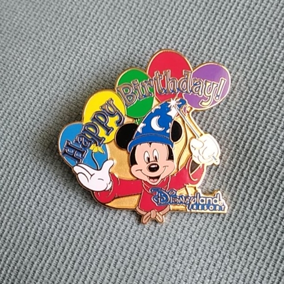 Disney Jewelry - 💙💛DISNEY HAPPY BIRTHDAY PIN💚❤️💜
